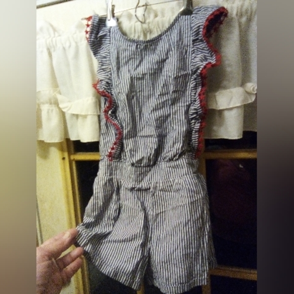 GREAT CONDITION!! 4 outfits & 1 pr. Shorts (Size 4t-5t) 2 rompers & 2 dresses!! - Picture 1 of 14